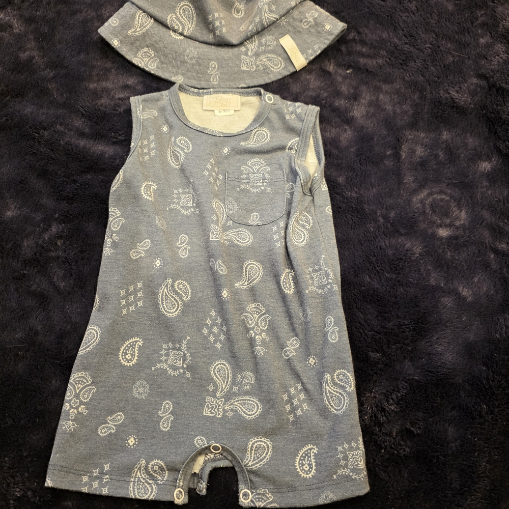 Infant Outfit Set With Hat